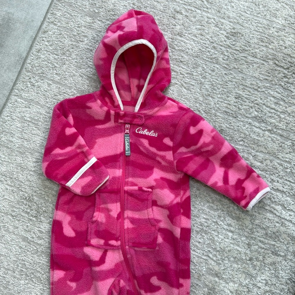 Cabela's Infant Girl's Pink Camo Fleece Coveralls- Gently Worn- 6-12 Months